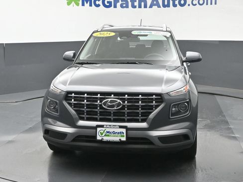 Used 2025 Hyundai Venue SEL FWD image 6