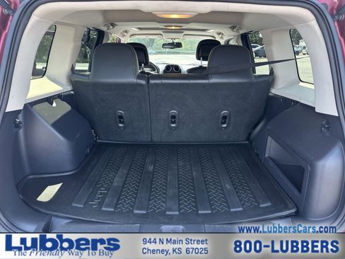 Used 2016 Jeep Patriot High Altitude FWD image 19