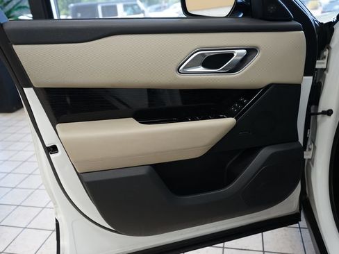 Used 2018 Land Rover Range Rover Velar S AWD/4WD image 24