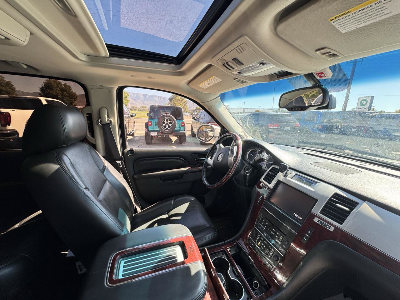 Used 2013 Cadillac Escalade ESV Premium AWD/4WD image 8