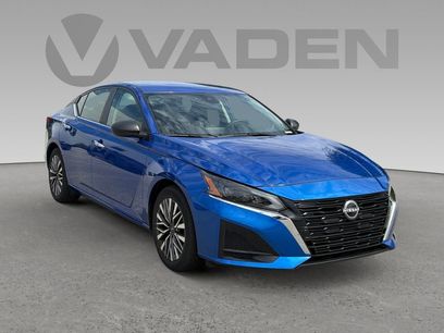 Used 2025 Nissan Altima 2.5 SV