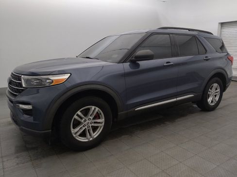 Used 2021 Ford Explorer XLT w/ Equipment Group 202A AWD/4WD image 2