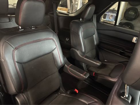 Used 2023 Ford Explorer ST-Line image 55