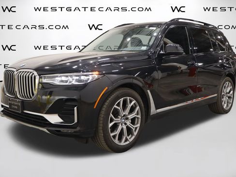 Used 2022 BMW X7 xDrive40i w/ Cold Weather Package image 1