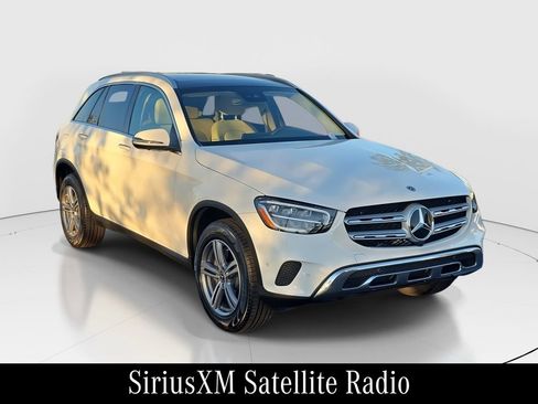 Certified 2022 Mercedes-Benz GLC 300 image 3