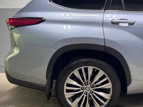Used 2021 Toyota Highlander Platinum AWD/4WD image 46
