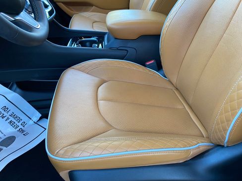 Used 2023 Chrysler Pacifica Pinnacle image 24