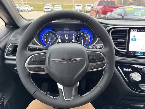 New 2026 Chrysler Pacifica Select FWD image 11