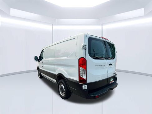 Used 2015 Ford Transit 250 130 Low Roof RWD image 7