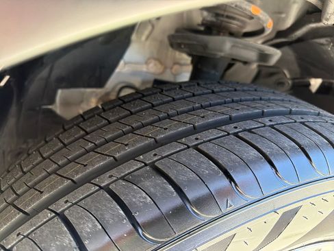 Used 2023 Nissan Rogue SV FWD image 12