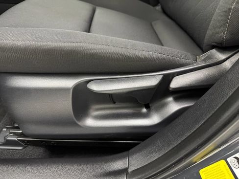 Used 2025 Toyota Corolla LE FWD image 27