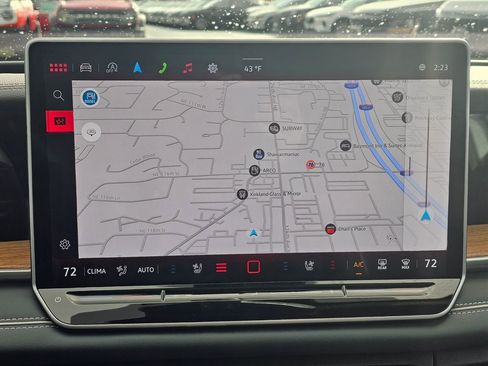 Used 2025 Volkswagen Tiguan SEL R-Line image 29