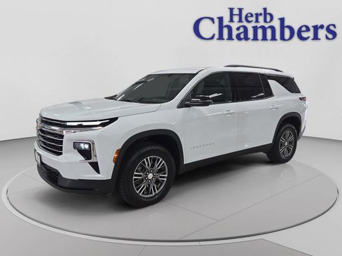 Used 2025 Chevrolet Traverse LT AWD/4WD image 10