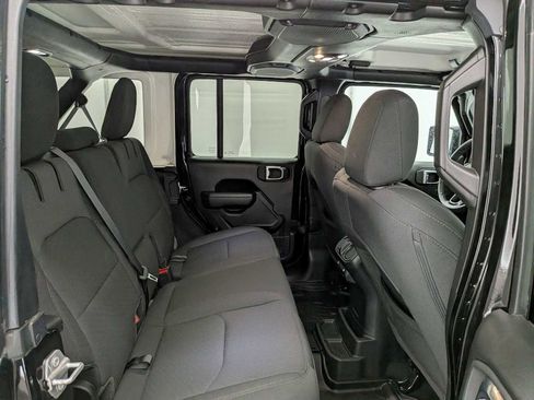 Used 2023 Jeep Wrangler Unlimited w/ Cold Weather Group image 21