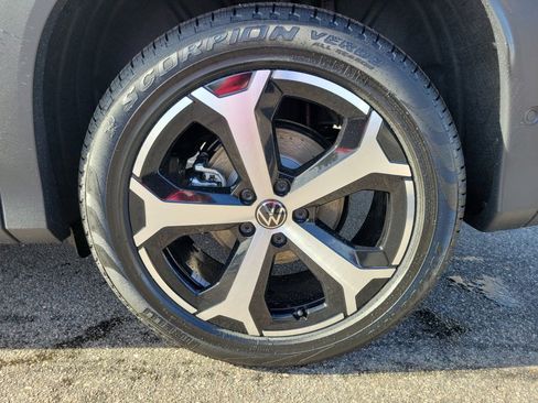 New 2026 Volkswagen Tiguan SE image 27