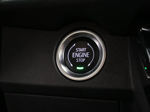 Used 2025 Chevrolet Traverse LT w/ Driver Confidence Package FWD image 23