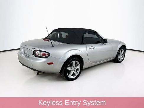 Used 2007 MAZDA MX-5 Miata Sport RWD image 7