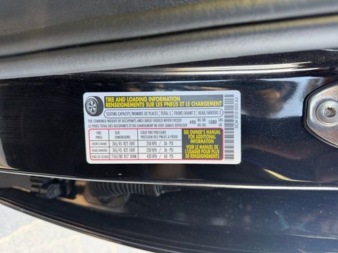 Certified 2025 Volkswagen Atlas Cross Sport SEL Premium R-Line AWD/4WD image 21