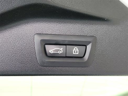 Used 2022 BMW X5 M50i image 37