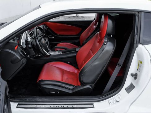 Used 2014 Chevrolet Camaro SS w/ RS Package RWD image 4