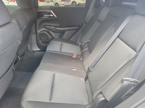 Used 2022 Mitsubishi Outlander ES image 11