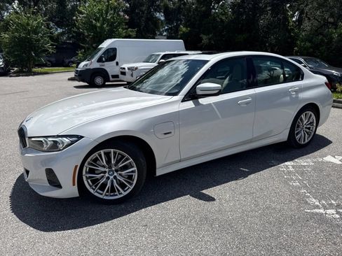 Used 2023 BMW 330e w/ Premium Package RWD image 3