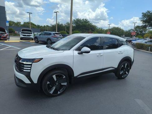 Certified 2025 Nissan Kicks SR FWD image 13