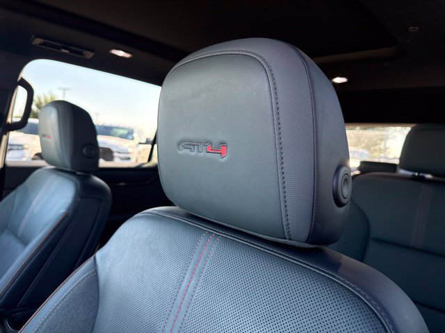 Used 2025 GMC Acadia AT4 w/ Luxury Package AWD/4WD image 14