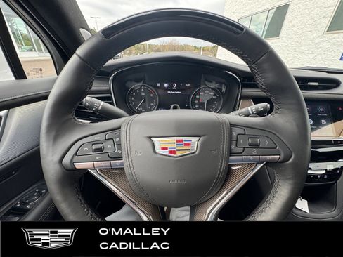 Certified 2025 Cadillac XT6 Premium Luxury w/ Platinum Package AWD/4WD image 21
