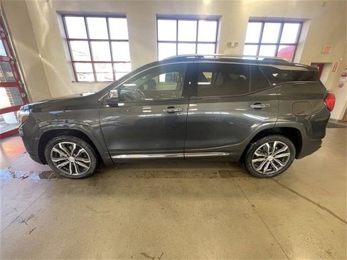 Used 2019 GMC Terrain Denali w/ Driver Alert Package II image 4