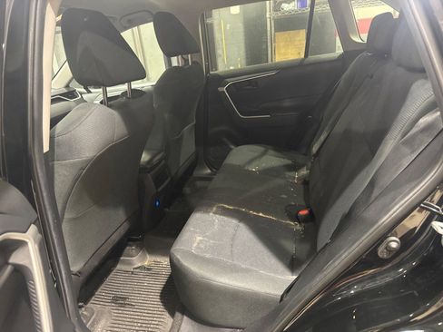 Used 2020 Toyota RAV4 LE image 6