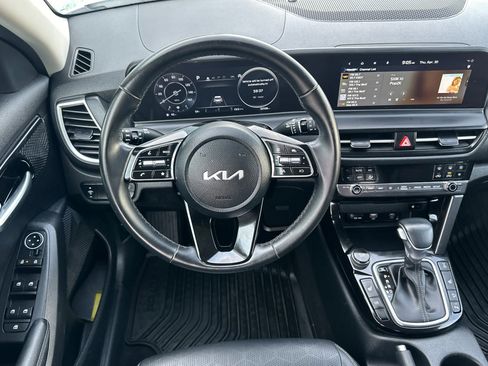 Used 2025 Kia Seltos EX AWD/4WD image 15
