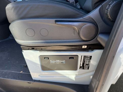 Used 2024 Mercedes-Benz Sprinter 2500 image 17