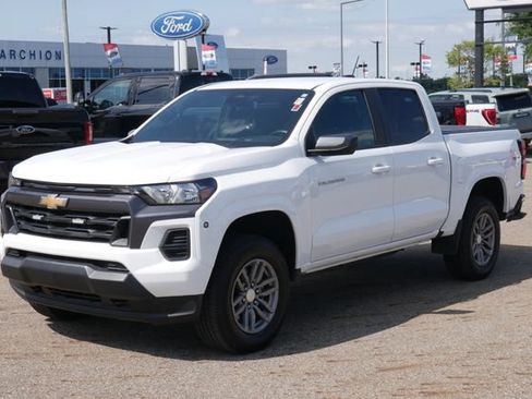 Used 2023 Chevrolet Colorado LT AWD/4WD image 6