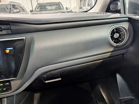 Used 2018 Toyota Corolla SE image 34