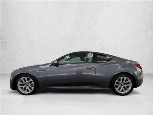 Used 2016 Hyundai Genesis 3.8 RWD image 9