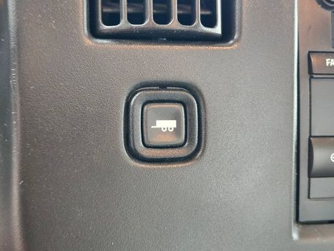 Used 2017 Chevrolet Express 3500 RWD image 15