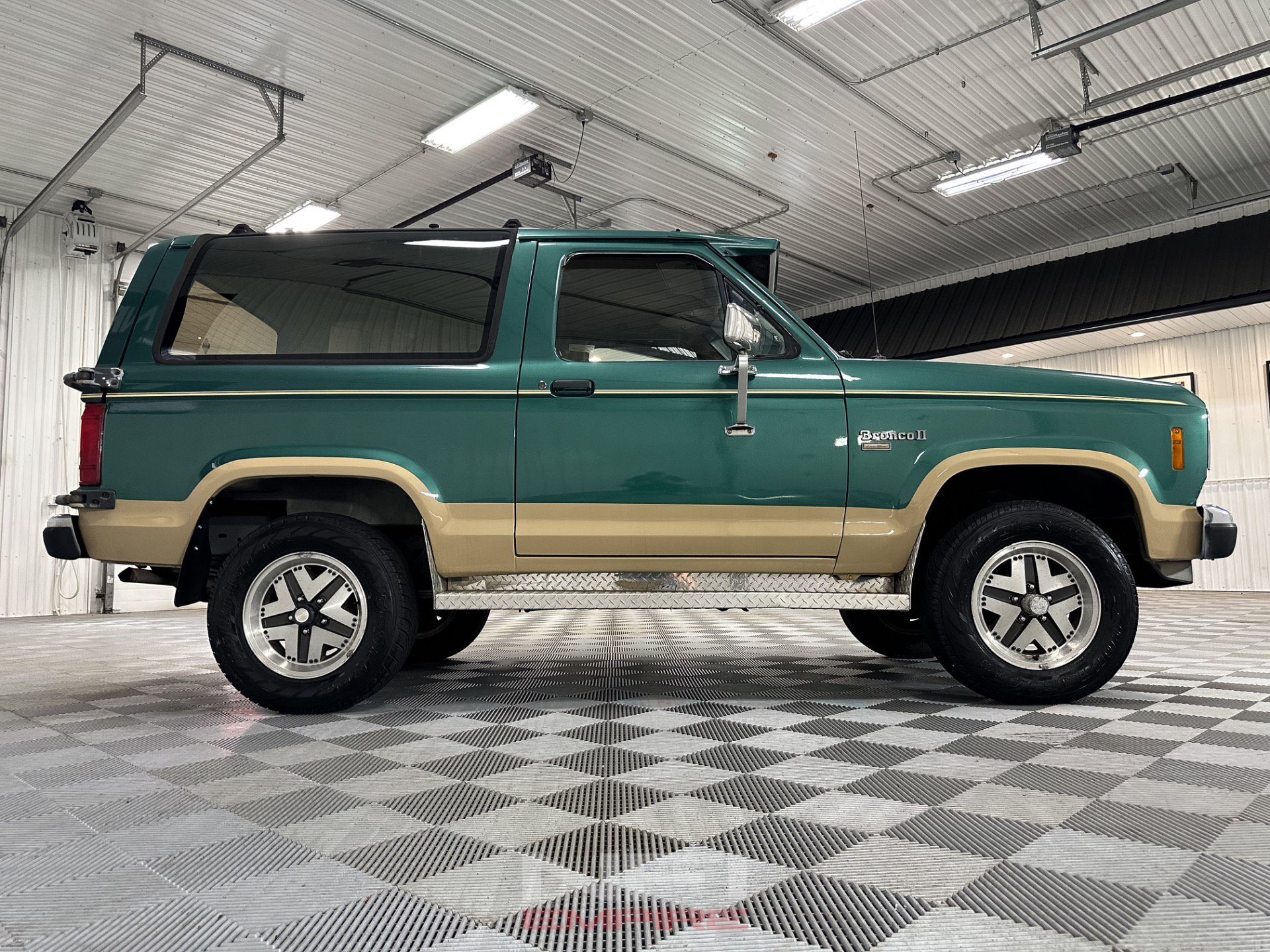 Used 1988 Ford Bronco II 4WD image 17