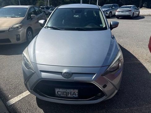 Used 2019 Toyota Yaris LE FWD image 2