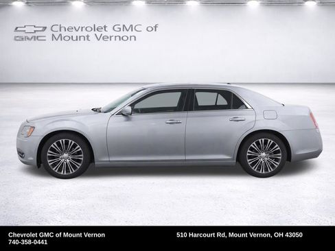 Used 2014 Chrysler 300 S AWD/4WD image 26
