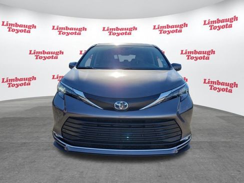 Used 2024 Toyota Sienna XLE image 23