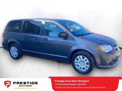 Used 2018 Dodge Grand Caravan SE w/ UConnect Hands-Free Group
