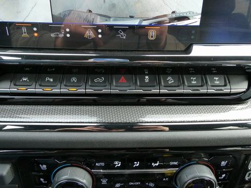 Certified 2024 Chevrolet Silverado 1500 ZR2 w/ ZR2 Bison Edition image 31