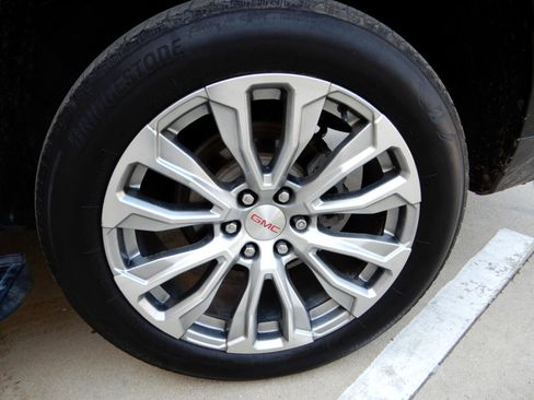 Used 2022 GMC Yukon Denali image 24