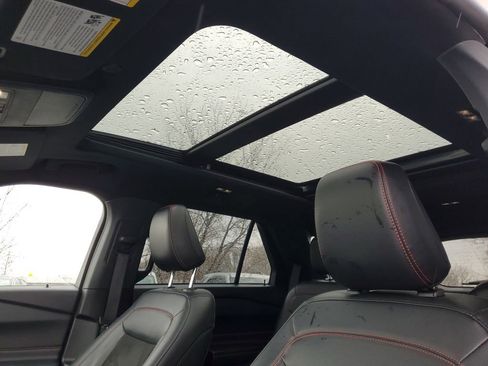 Used 2023 Ford Explorer ST-Line w/ Class IV Trailer Tow Package image 11