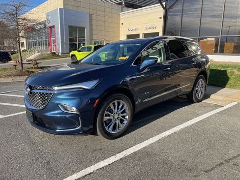 Used 2022 Buick Enclave Avenir image 1