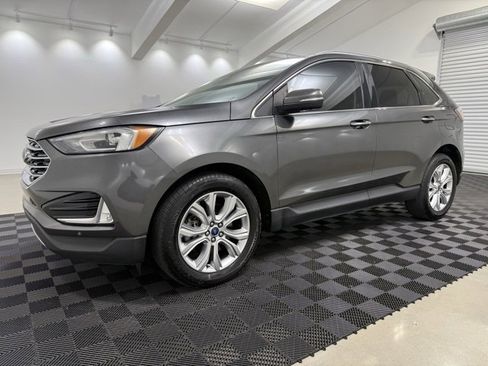 Used 2020 Ford Edge Titanium image 3