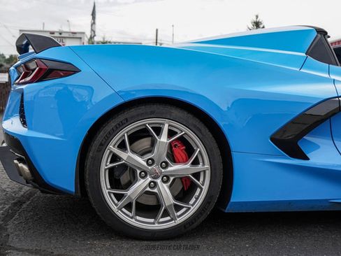 Used 2021 Chevrolet Corvette Stingray Premium Conv w/ Z51 Performance Package RWD image 8
