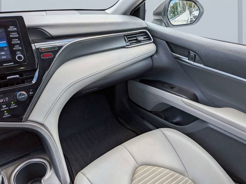Used 2023 Toyota Camry SE FWD image 15