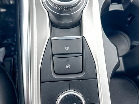 Used 2022 Ford Explorer XLT w/ Equipment Group 202A image 38